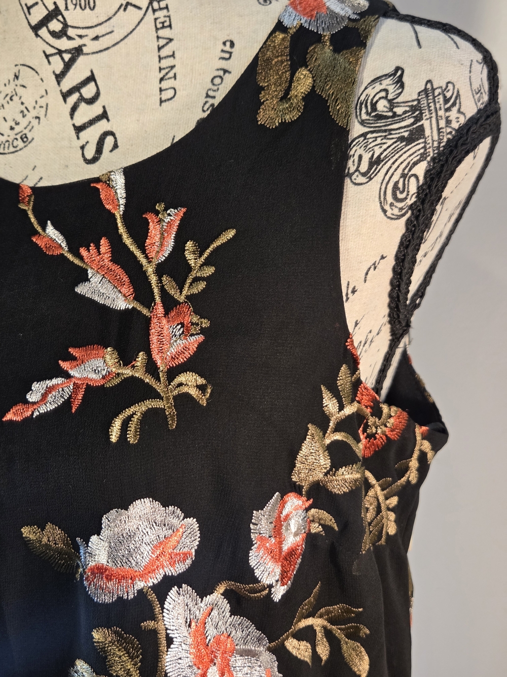 Kut from the Kloth Black Sleeveless Dress Stitched Floral Lined NWT Size 2 - Picture 2 of 9